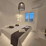 Villa Magia's Naousa (Paros)