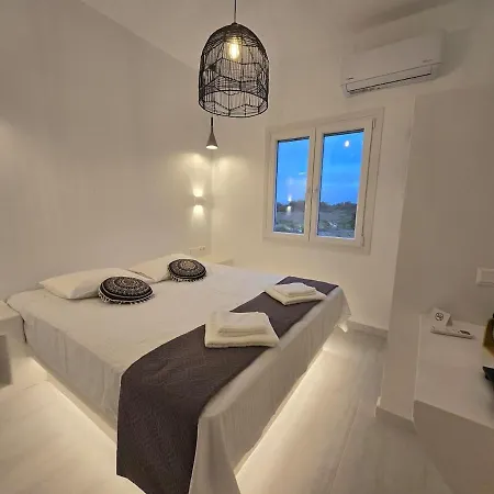 Villa Magia's Naousa (Paros)