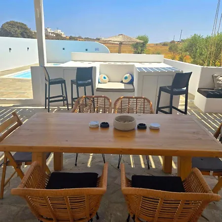 Magia's Villa Naousa (Paros)