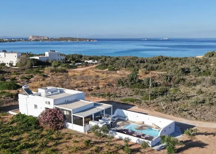 Magia's Villa Naousa